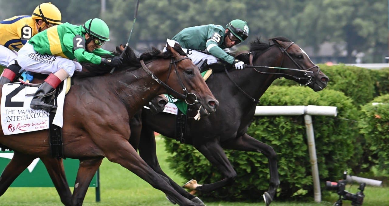Deterministic seeks Manhattan repeat with four-race winning streak