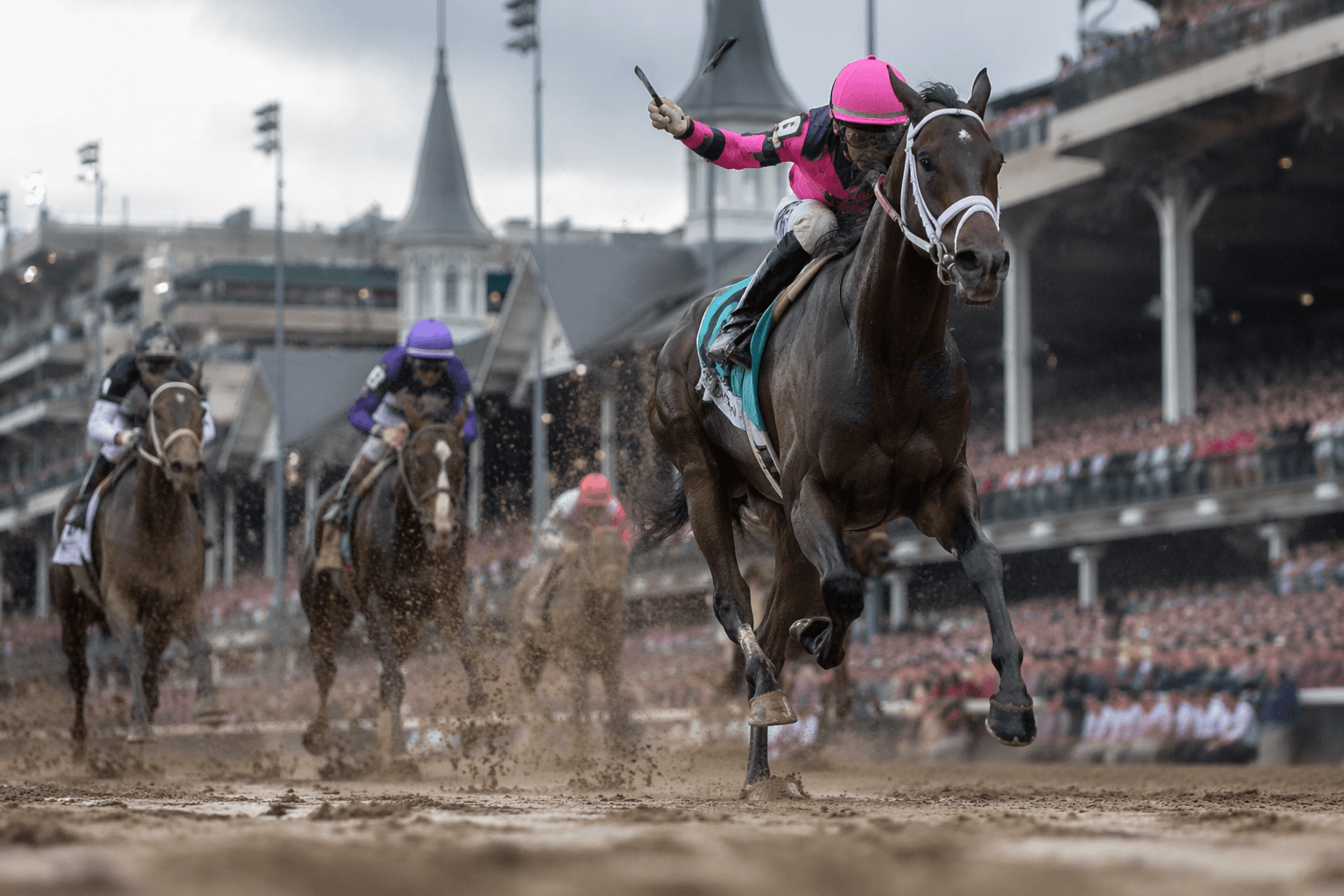 Sneakily overcomes gate trouble to win Churchill Downs maiden, earns Rising Star