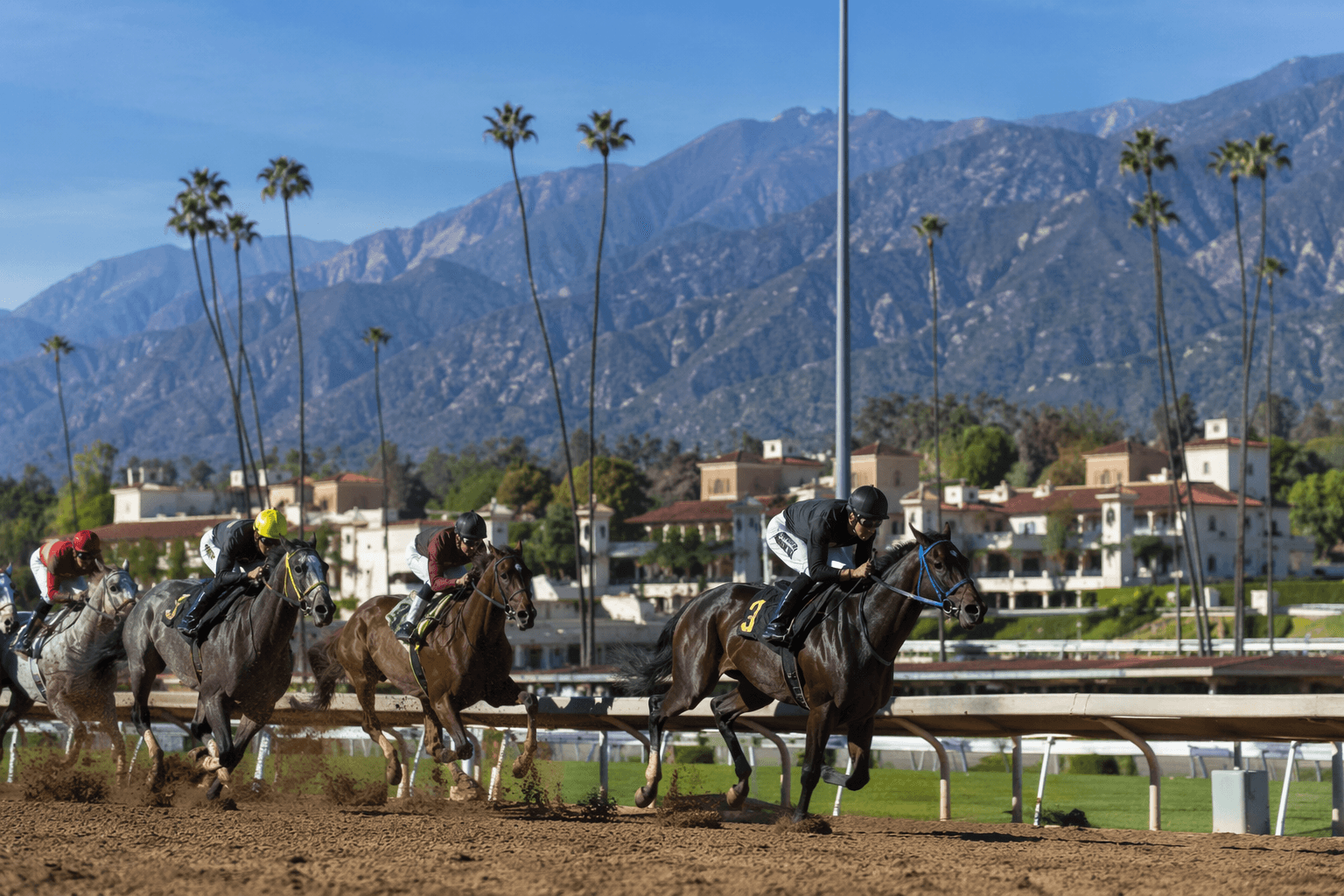 Santa Anita keeps spring-level purses for autumn meet