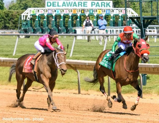 Poor air quality forces Woodbine, Delaware Park to add makeup cards