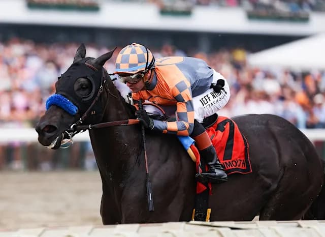Splendora shines in Molly Pitcher Stakes at Monmouth Park