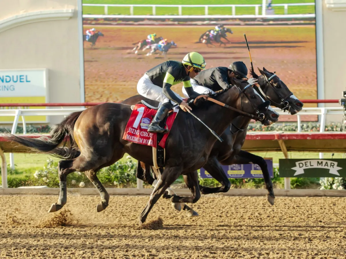 Listenupshance survives tense final furlong to win Bing Crosby Stakes